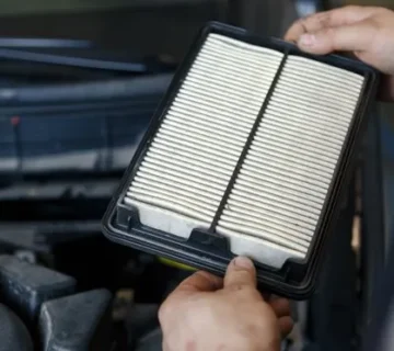 تأثیر فیلتر هوای ساخته شده از فوم پلی‌یورتان بر عملکرد و کارایی خودرو 🚙