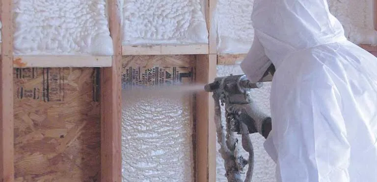 کشف قدرت پلی یورتان با کاربردهای بی نظیر اسپری فوم پلی یورتان آشنا شوید