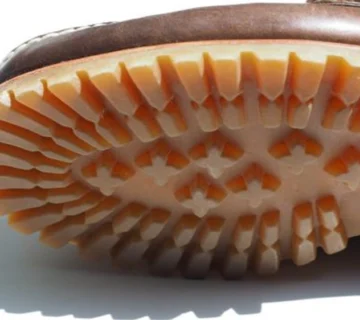 تبدیل ضایعات تشک به زیره کفش